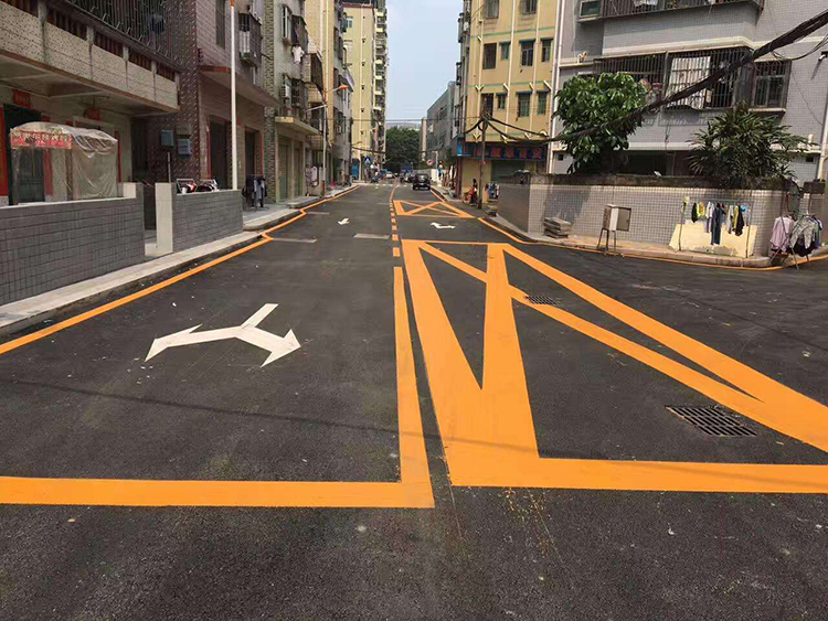 道路划线刮涂作业注意问题