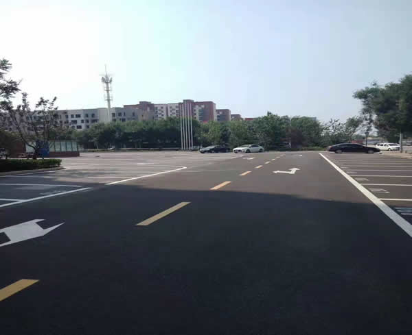 恭贺青岛石老人海水浴场停车场划线顺利完工