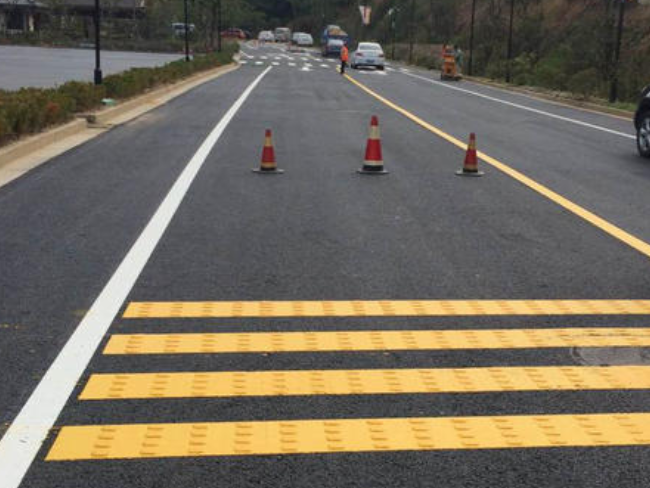 道路交通划线起到什么作用？